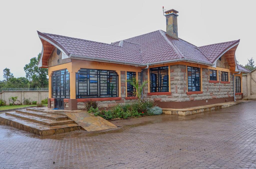 Naro Moru Villa | Naromoru Homestay