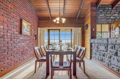 Narre Warren East House | Narre Warren Farm Farm 20 People
