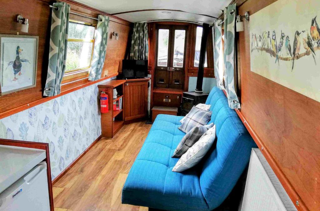 Tring Boat Rental | Narrow Escape - 50ft Boat on the Grand Union Canal, near Tring