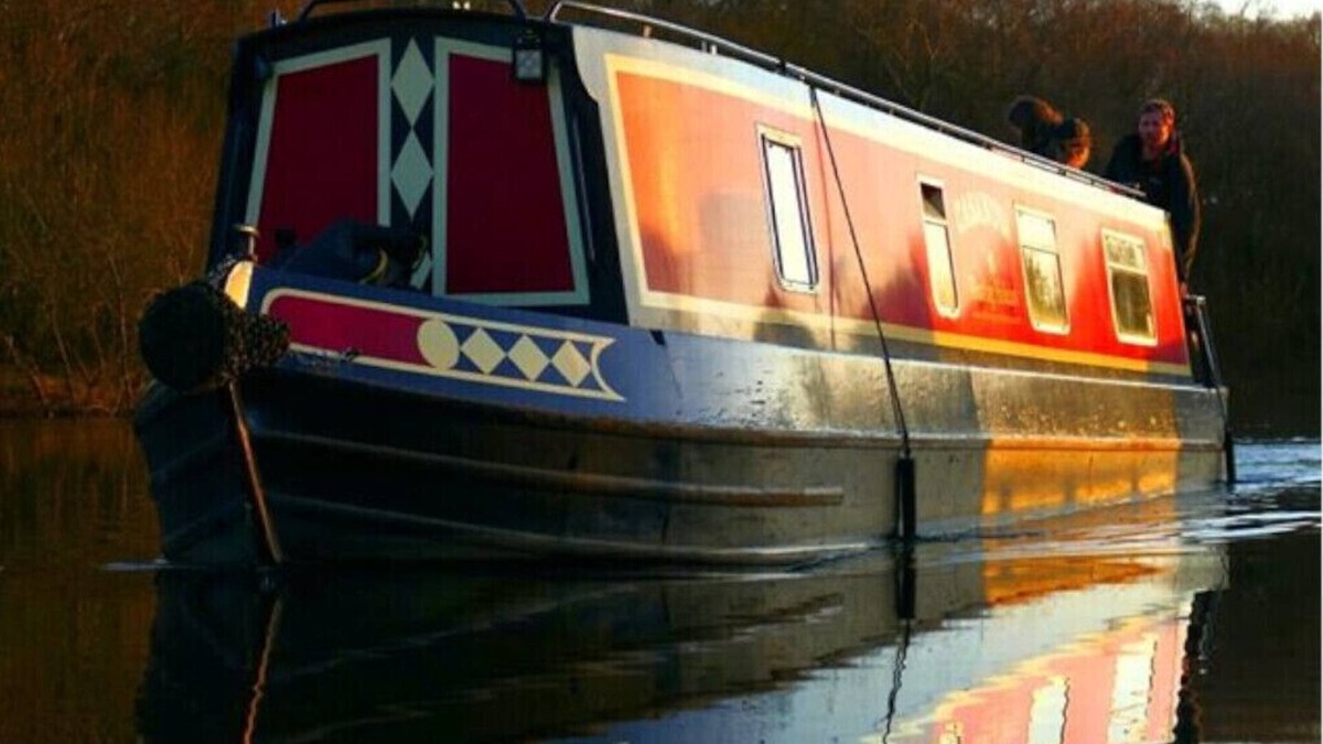 Middlewich Boat Rental | Narrowboat - Sleeps 4 - Lady Sophia