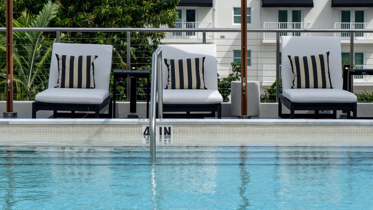 South Beach Hotel | Nassau Suite South Beach - an All Suites Hotel