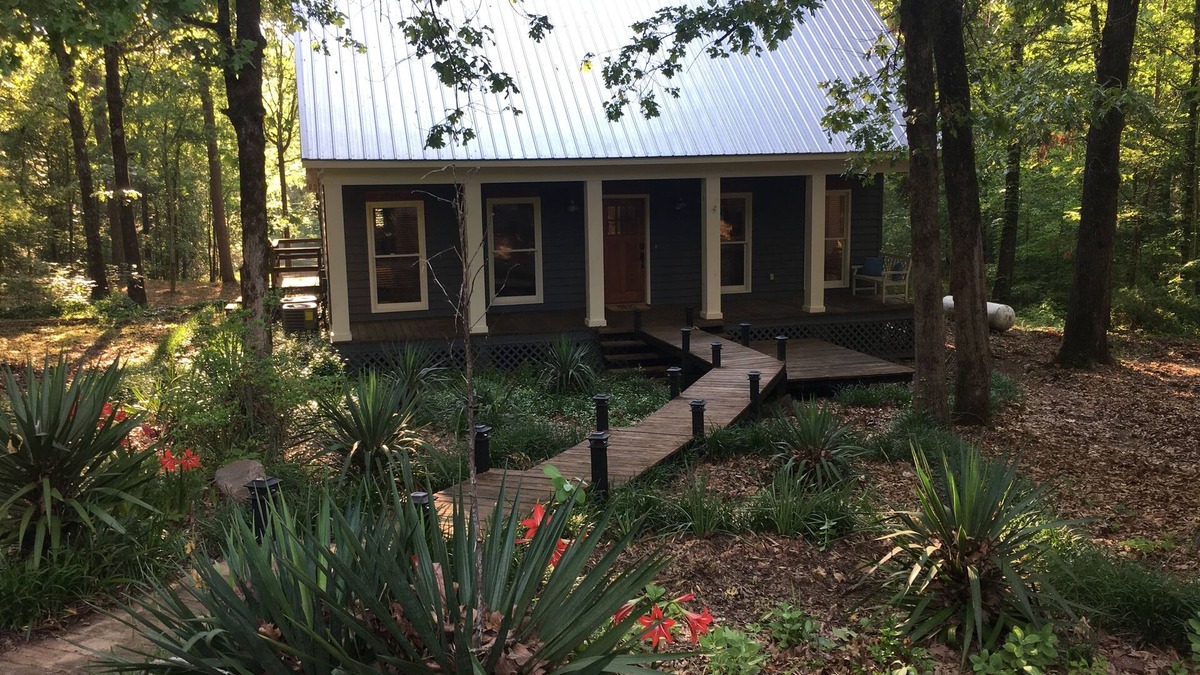 Canton Cabin | Natchez Trace Cabin Retreat on 5 acres