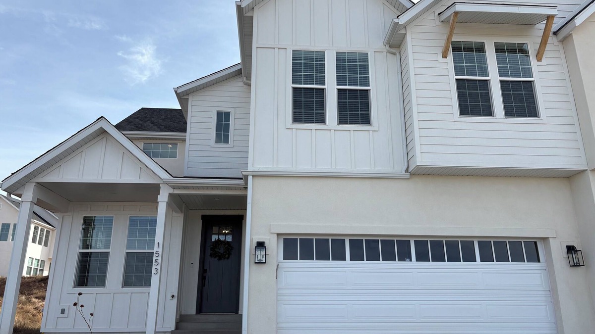 Cedar City House | National Park Launching Pad - 3 beds 2.5 baths - Tesla Charger