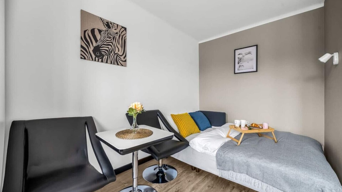 Saska Kepa Apartment | National Stadium Studio - Metro Nearby - by Rentujemy