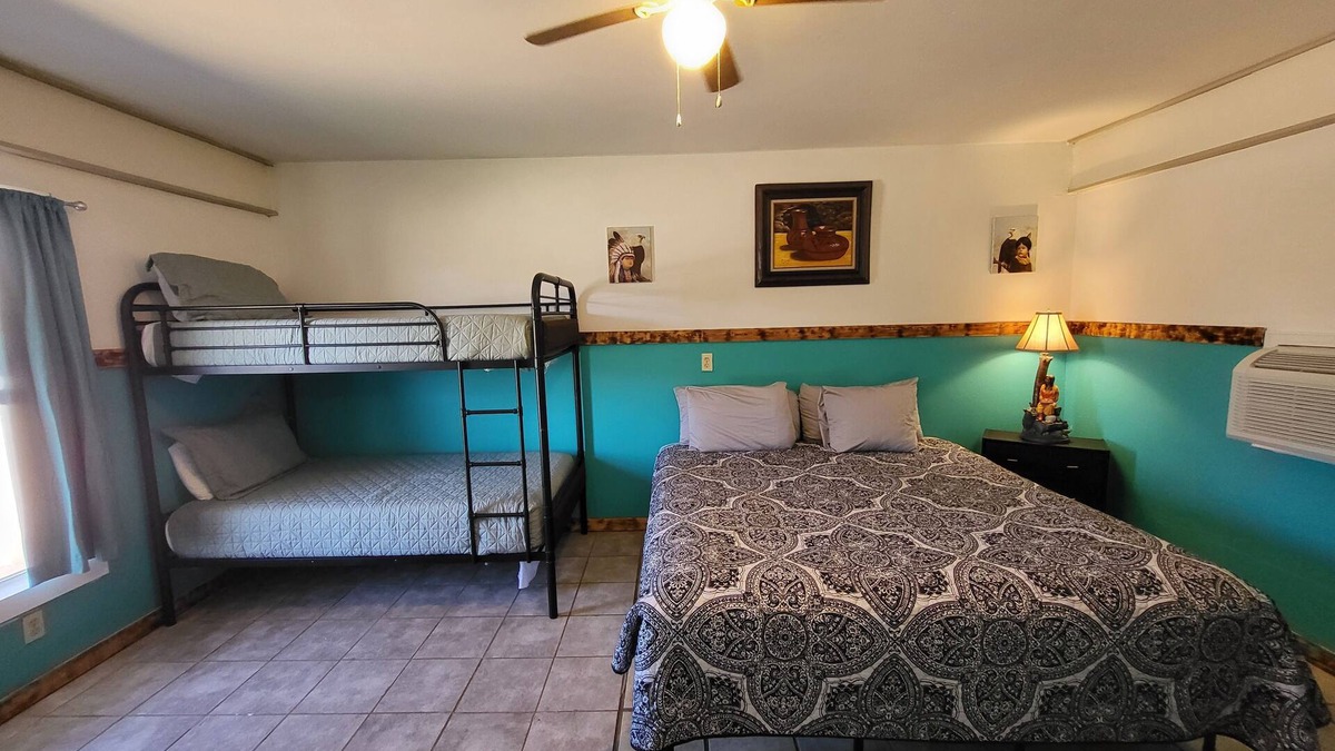 Buchanan Dam Cabin | Native American Suite