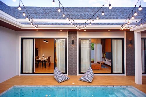 Huai Yai Villa | Nattarin Pool Villa Pattaya-Na Chom Thian
