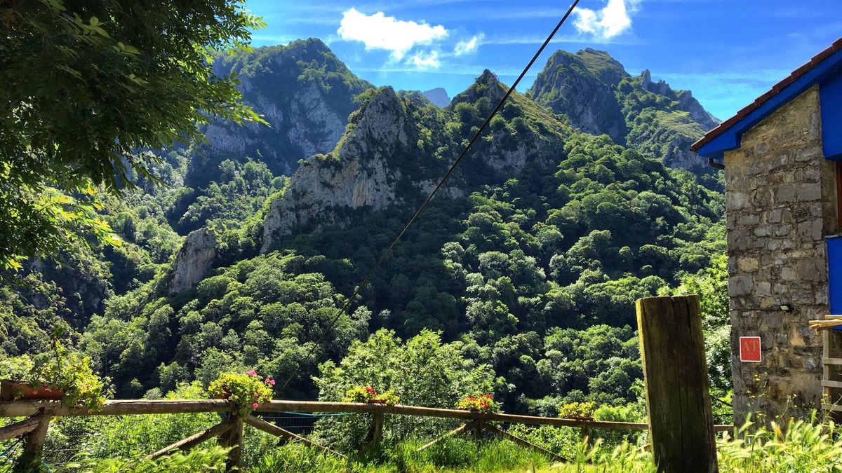 Ponga Apartment | Natural Jacuzzi impressive Gorge in the Picos de Europa