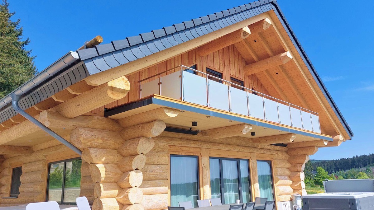 Langweiler Ski Chalet | Natural log cabin chalet (new build 2025!) in the Hunsrück with lake and national park views