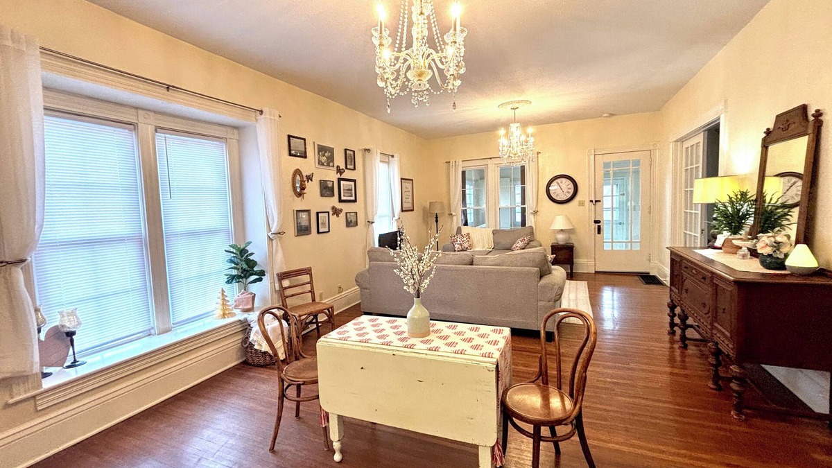 Boone House | Natural Nesting Grounds - Boone, IA