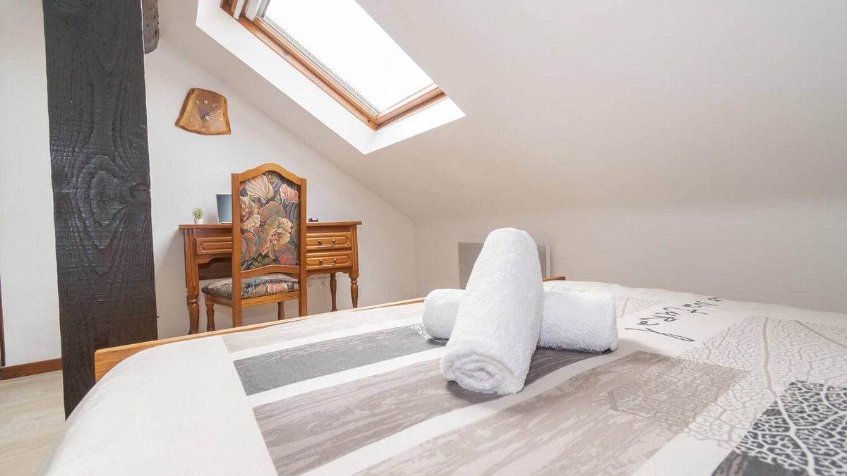 Puttelange-aux-Lacs Apartment | Natural Wood Apartment