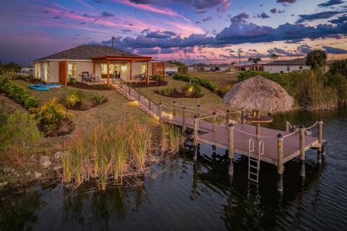Mariner House | Natural Wonder, Private Dock on Canal with Tiki Hut - Villa Loch Ness Landing-Roelens Vacations