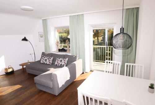 Hochwaldhausen Apartment | NATURBLICK Apartments 3 Moderne Ferienwohnung mit Balkon