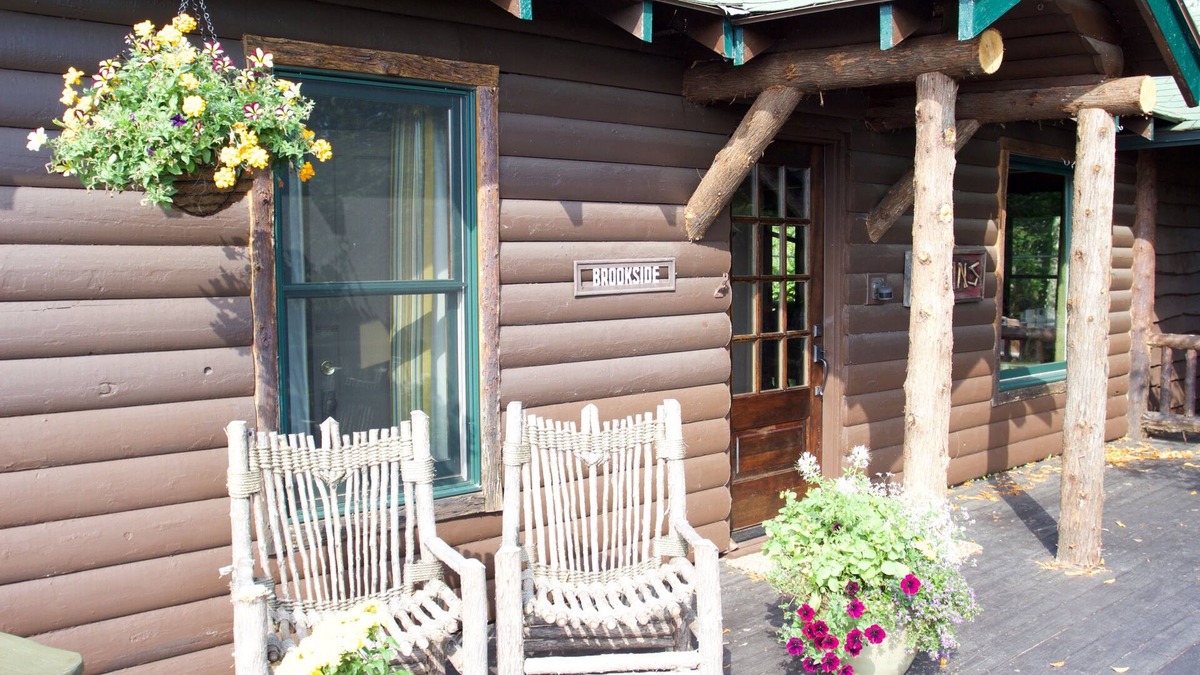 Lake Placid Cabin | Nature at it's Best! Cozy Cabin with Old World Charm! Pets are considered.