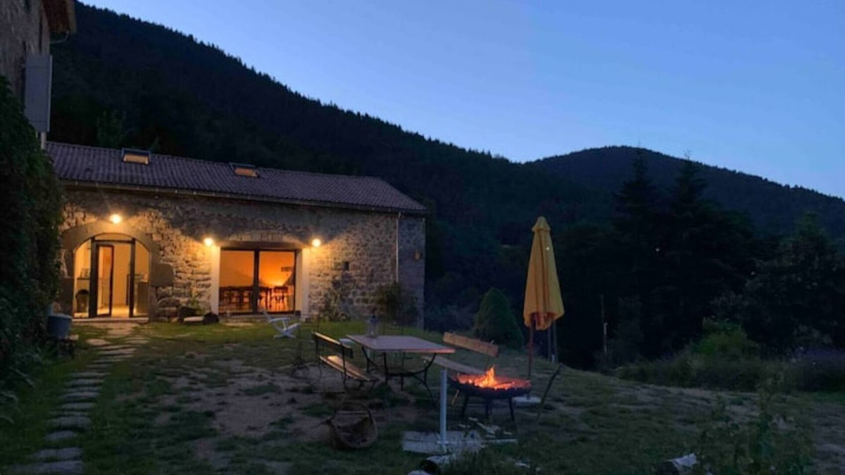 Saint-Julien-Vocance House | Nature,bain Nordique, Salle de Jeux et Sauna