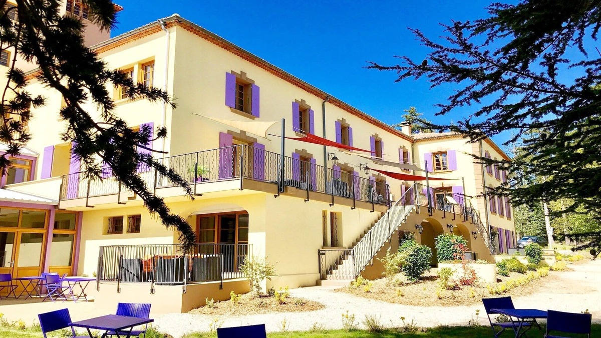 Montbrun-les-Bains Apartment | Nature & Comfort in Ferrassières
