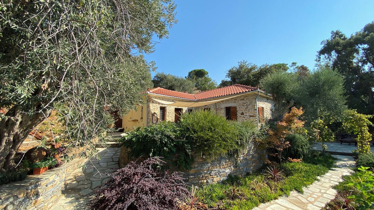 Kali Vrysi Cottage | Nature cottage in authentic Greek surroundings. Pelion Peninsula.