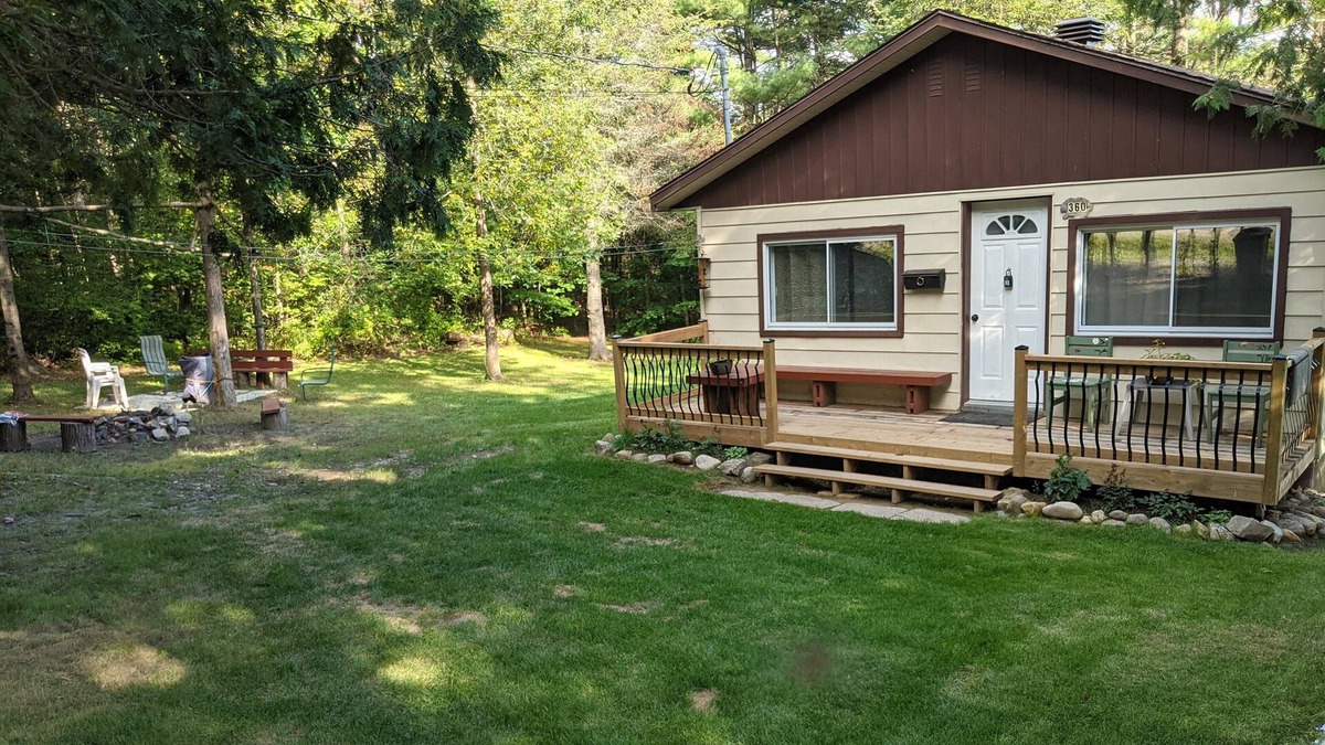 Saint-Calixte Cottage | Nature Cottage & Private Pond - 1 hour from Montreal