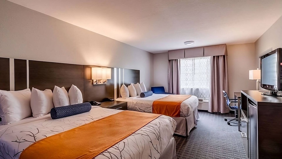 Lexington Resort | Nature Escape! Unit Near Attractions in GuestHouse Lexington, Parking, Pool!