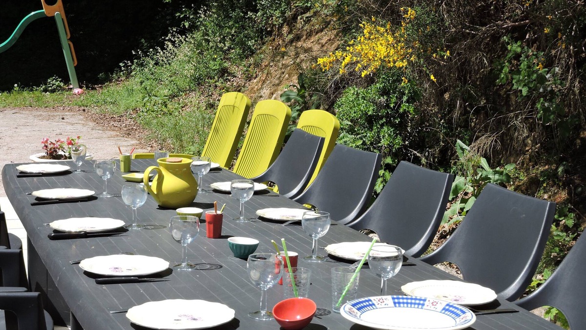 Martrin Cottage | Nature et Convivialité : Large gîte for up to 15 people in the Tarn.