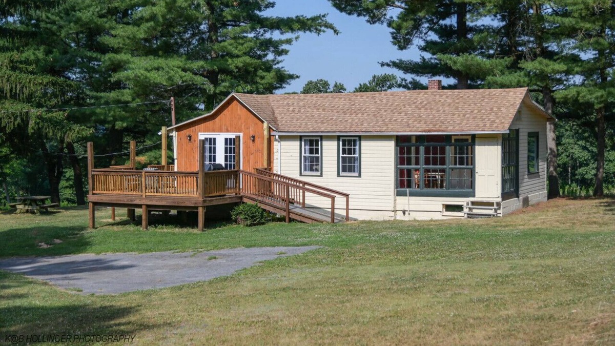 Halifax Cabin | Nature getaway near Lake Tobias