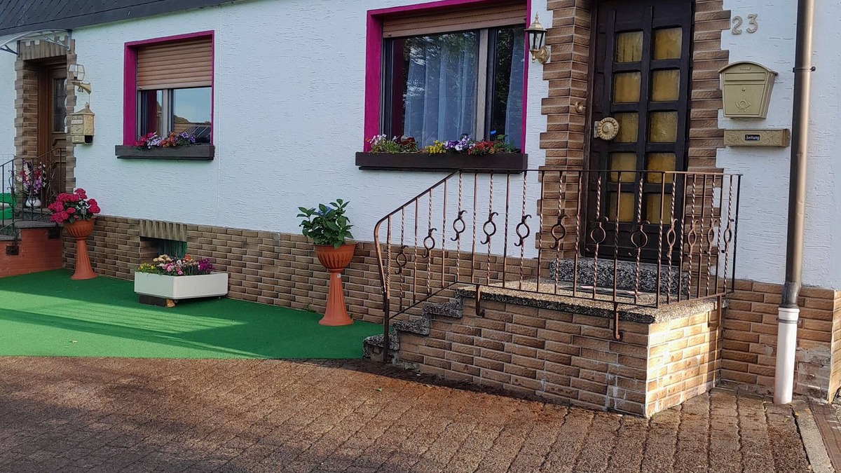 Medebach House | Nature House. Great for the family