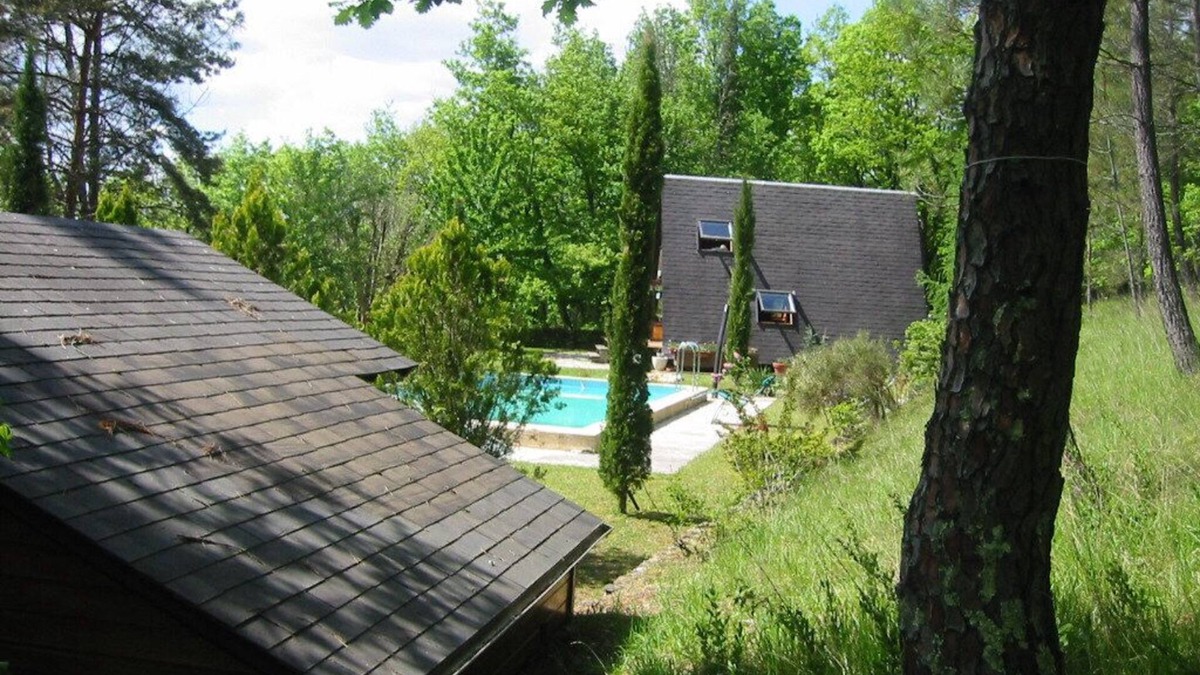 Sagelat Ski Chalet | Nature lovers chalet nestled in the heart of Perigord with heated pool