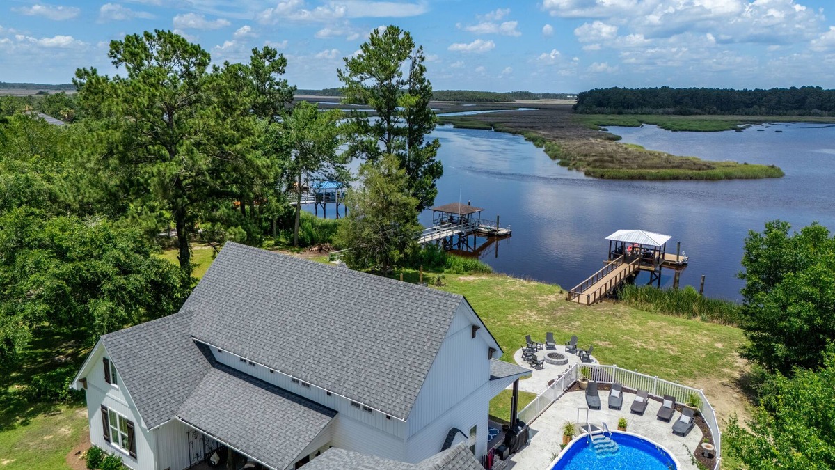 Midway Apartment | Nature Lovers Escape Waterfront Pool Dock Sunsets Fishing Kayaking Savannah