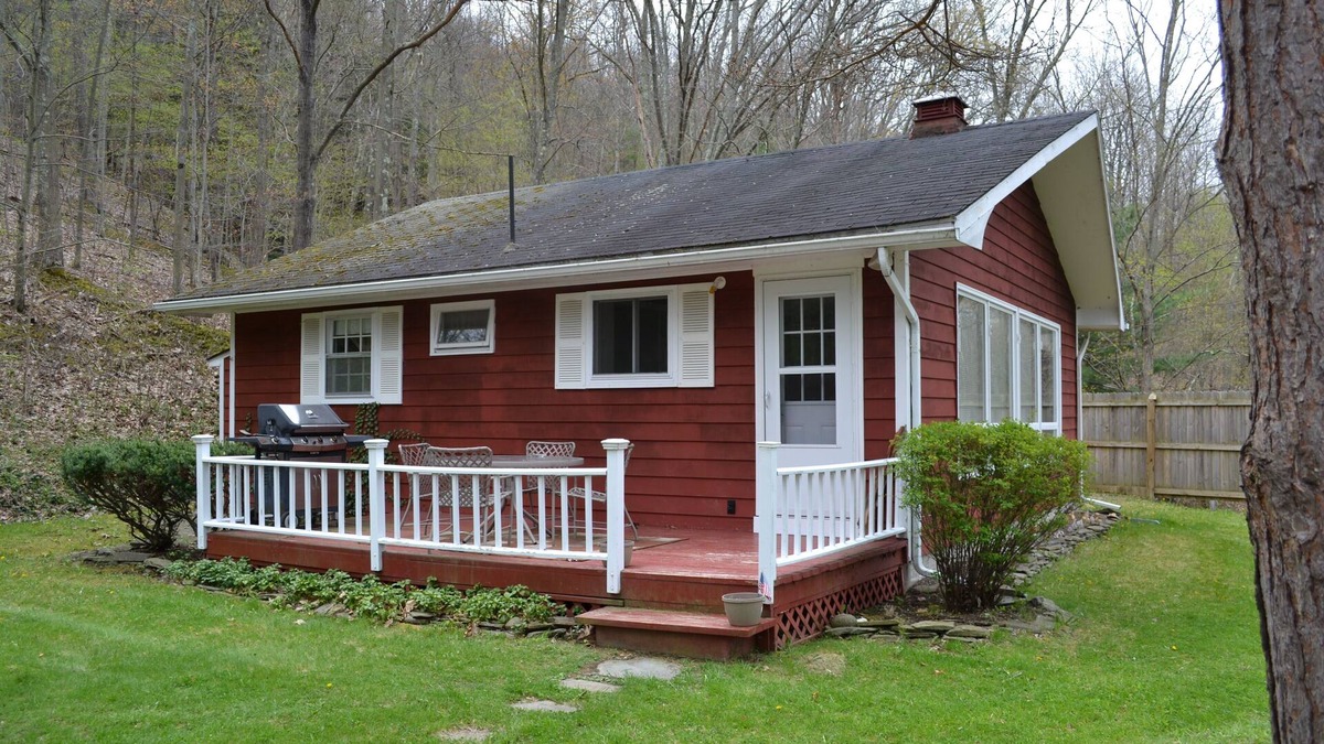 Naples Cottage | Nature Lovers Getaway Nestled In The Hills Of The Finger Lakes Region.