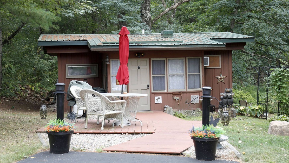 Oxford Cabin | Nature Nook Cabin, your peaceful hideaway ~ 25 mins to the Dells