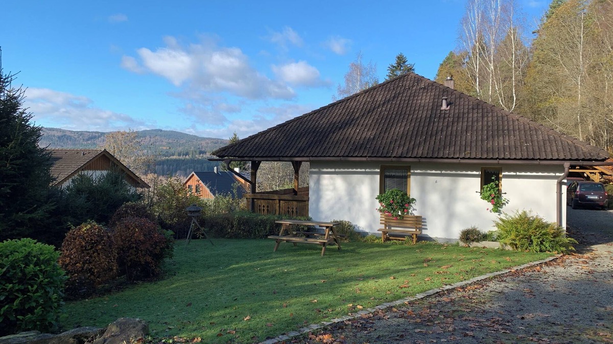 Lenora House | Nature, peace, family comfort - private vacation home with garden and playground