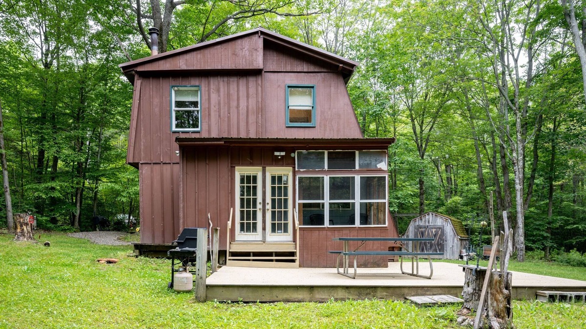 Scottsburg Cabin | Nature Retreat: Cozy Vacation Rental in Wayland, NY - 10 Acres of Serenity!