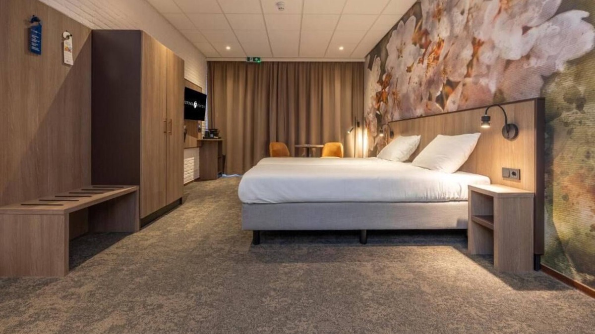 Berg en Dal Hotel | Nature Retreat with Modern Comfort, Pool & Free Parking Included!