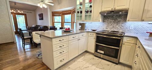 Chanhassen House | Nature's Blissful Haven - King Bed & Heated Garage