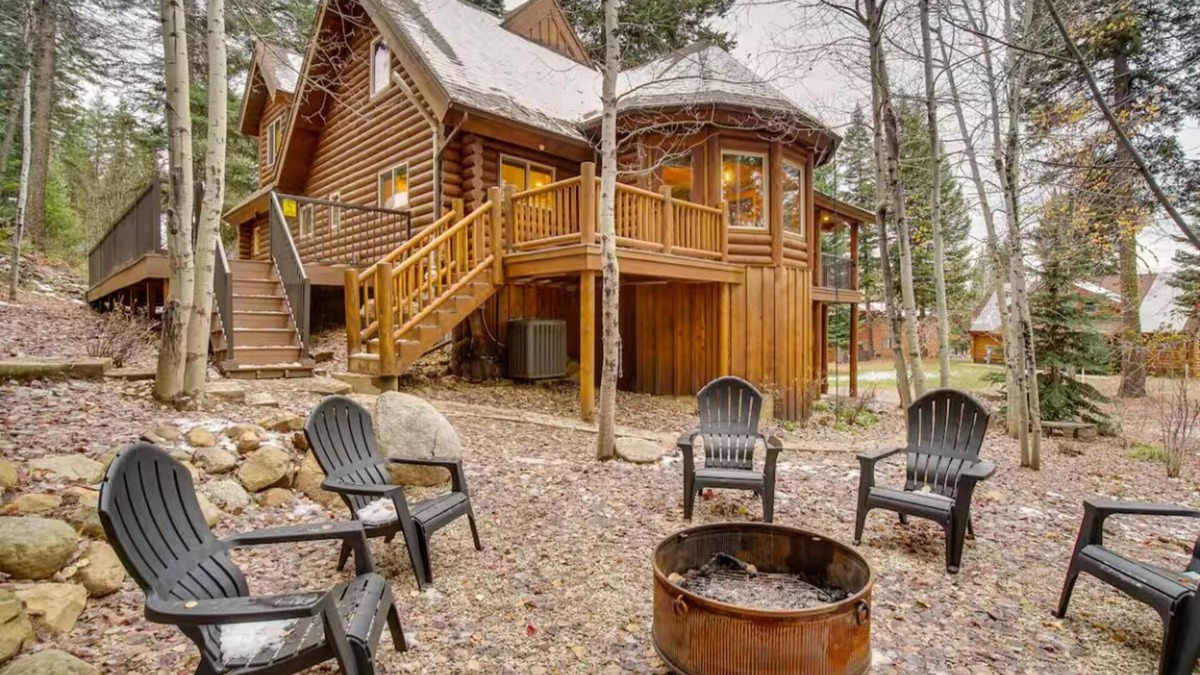 McCall Cabin | Nature's Delight, Family-Friendly Cabin w/ Private