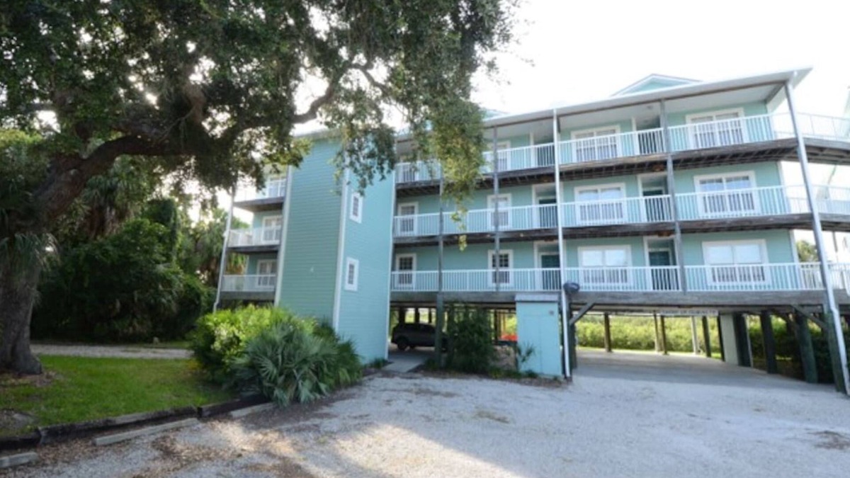 Cedar Key Condo | Nature's Landing A102 Budget Rates Downtown Unit