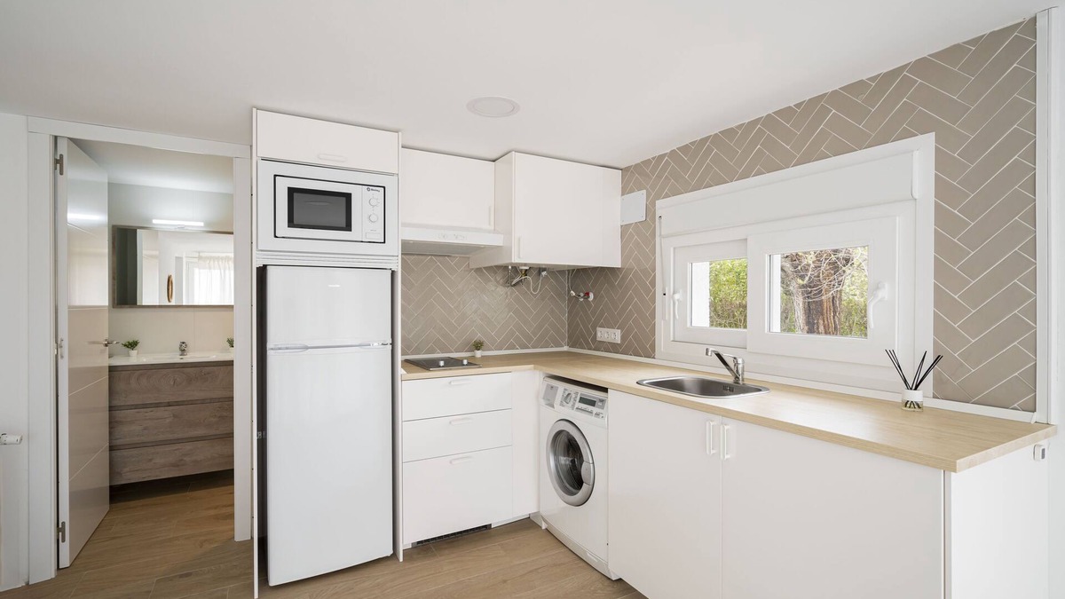 Villar del Olmo Apartment | Nature Studio near Spain's Prettiest Town, Newly Renovated, Bright, All Comforts