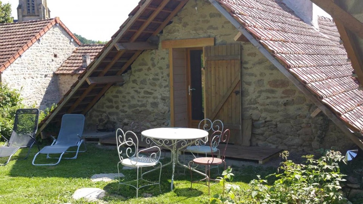 Broye House | Nature-themed Bed and Breakfast