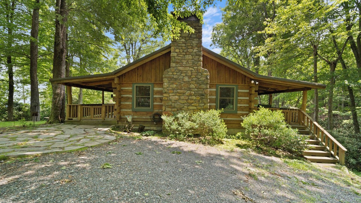 Boone Cabin | Natures Call - Creekside log cabin with hot tub and wood burning fireplace!
