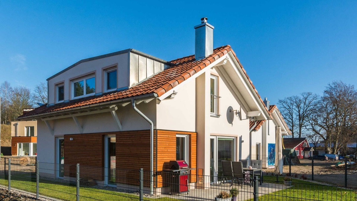 Krakow am See House | Naturpark-Ferienhaus-See-Sauna-Kamin-5 Sterne-102m² - Ferienhaus Kleine Sonne