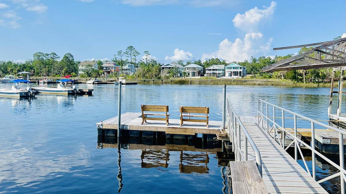 Steinhatchee Cabin | Nauti Hookers, deep water access in Steinhatchee with a boat slip, cold AC, WiFi