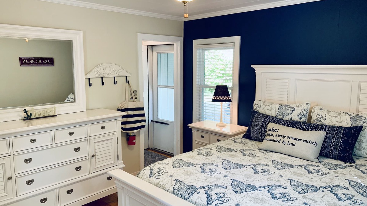 Saugatuck Condo | NAUTI NESTING at ♥️ of DOWNTOWN with WATERFRONT SEASONAL POOL & HOT TUB ACCESS😎