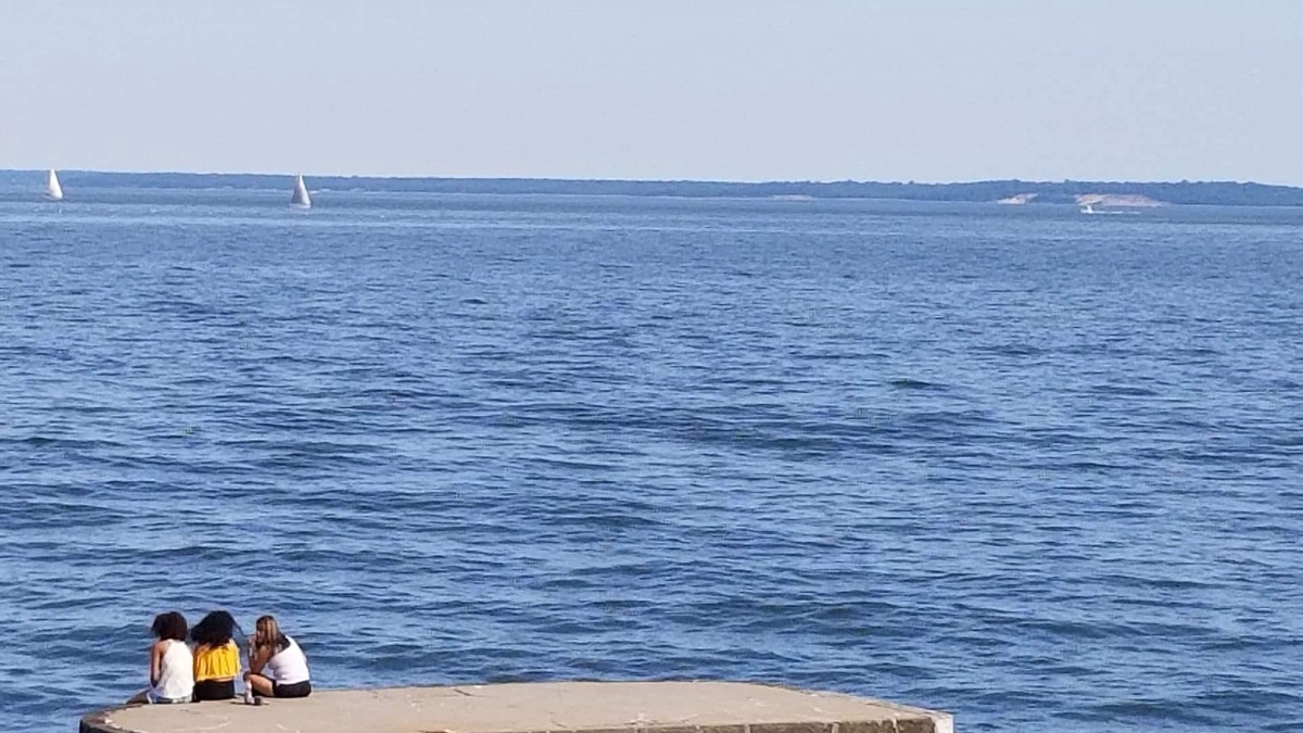 Cove - East Side - Shippan House | NAUTICAL FAIRYTALE BEACH HOUSE/ACROSS THE ROAD FROM THE BEACH,45 MIN TO NYC