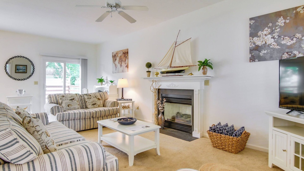Clearwater House | Nautical Family Home w/Deck, Near Bethany Beach!
