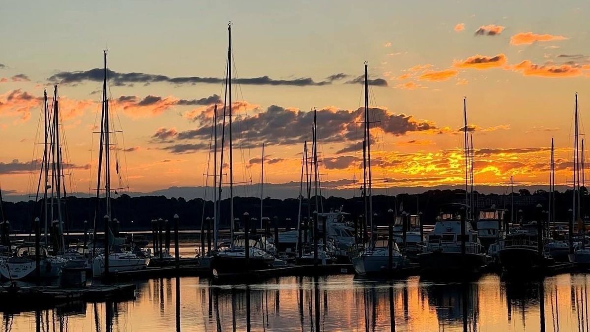 Warwick Apartment | Nautical, romantic suite w/deck overlooking Warwick Neck Cove, pet-friendly!