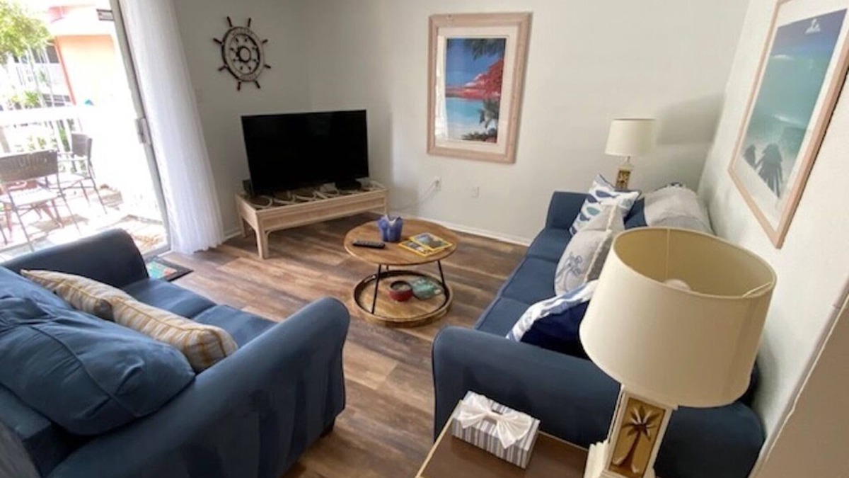 Bayview Apartment | Nautilius Cottage , Bermuda Bay Beach Club , Saint Petersburg , Florida
