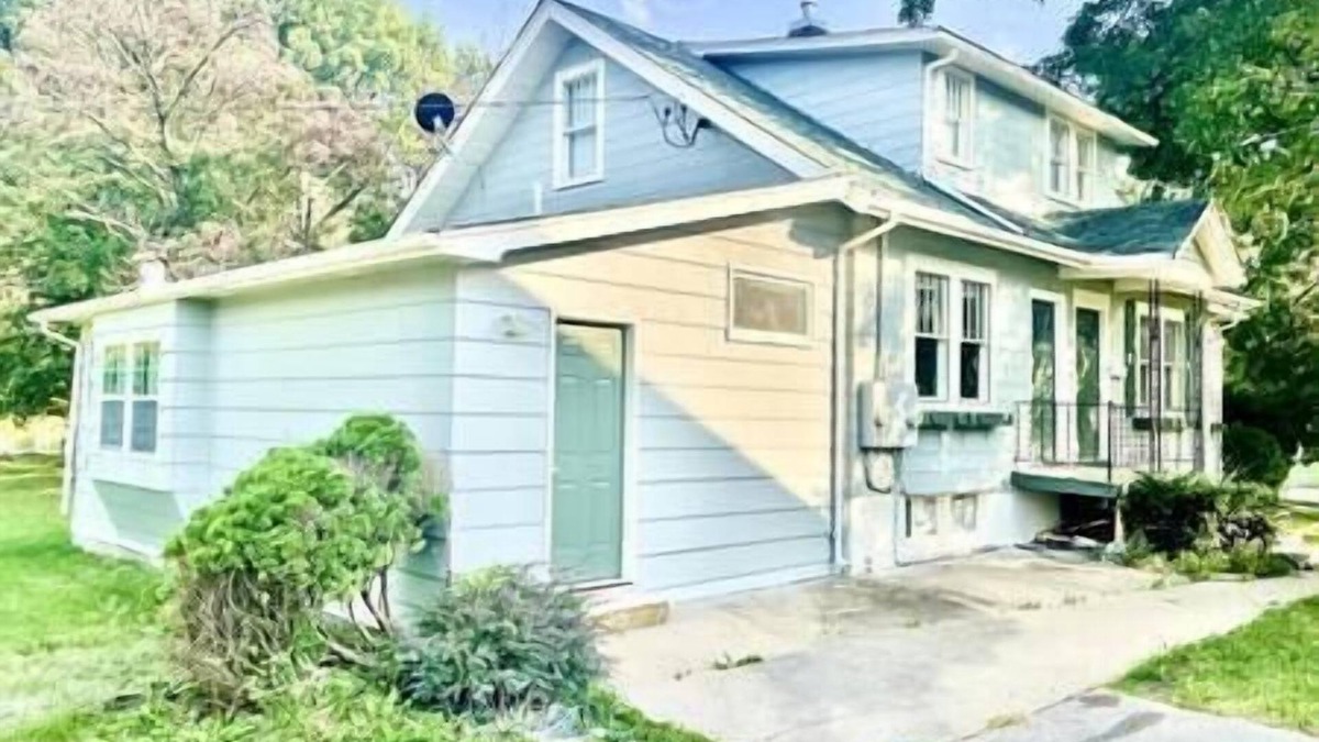 Hamilton House | Nauvoo Area Arts and Crafts Upstairs Apt. Sleeps 6