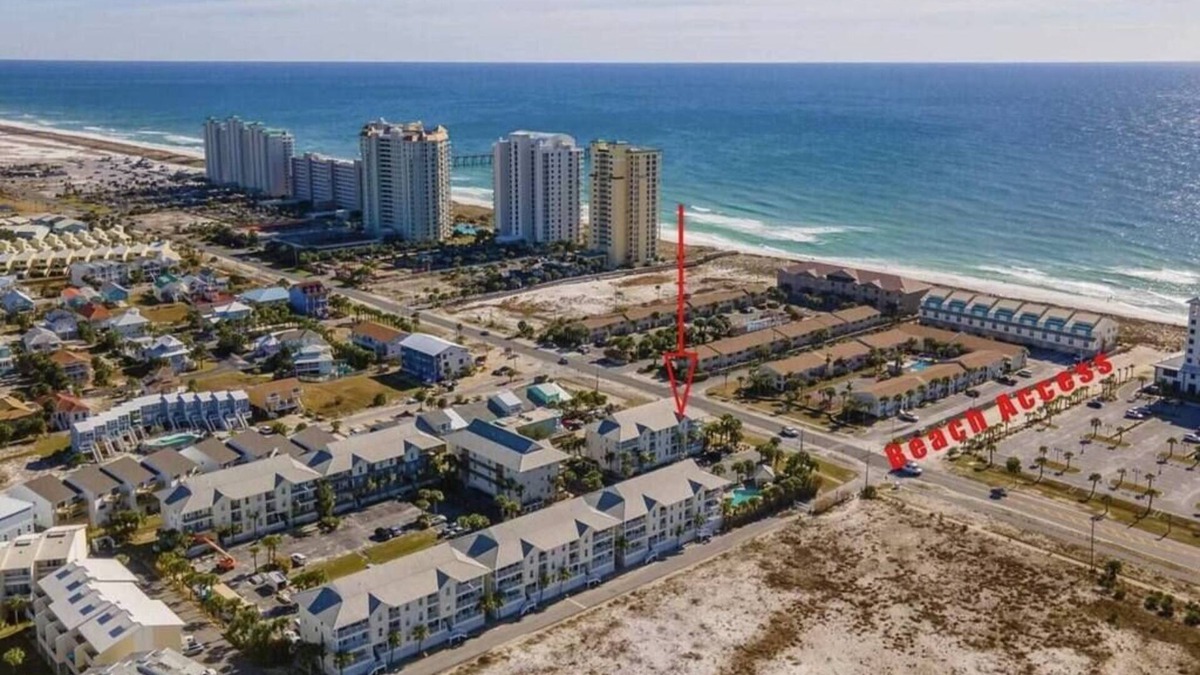 Navarre Beach Condo | Navarre Beach 123, Short Walk to Beach With Pool