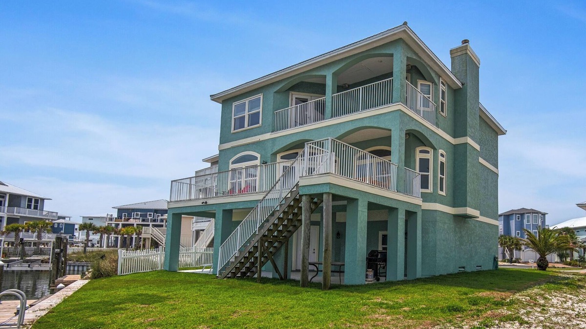 Navarre Beach Villa | Navarre Beach Villa w/Water Views Sleeps 12/Kayaks + Bikes + OPTIONAL CARTS