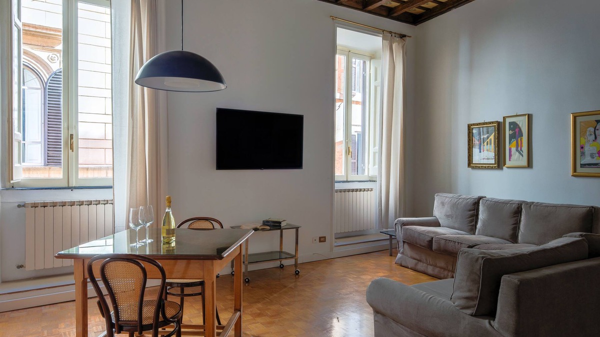 Rione V Ponte Apartment | NAVONA ART GALLERY APARTMENT