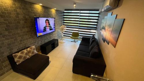 Panama City Apartment | Navona Towers Amplio Apart, Dos Noches minimo, para 4 personas lo mejor de Panamá